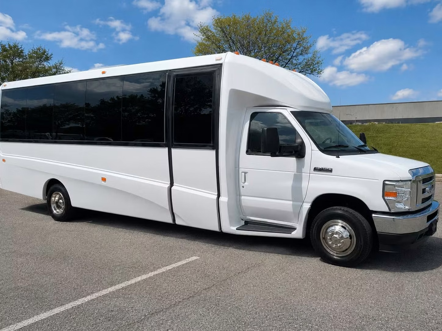 goleta 20 passenger minibus rental