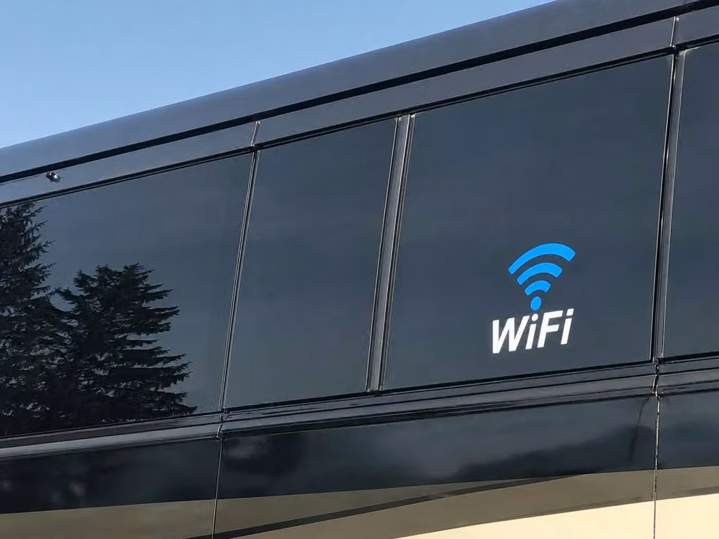 goleta 20 passenger minibus wifi