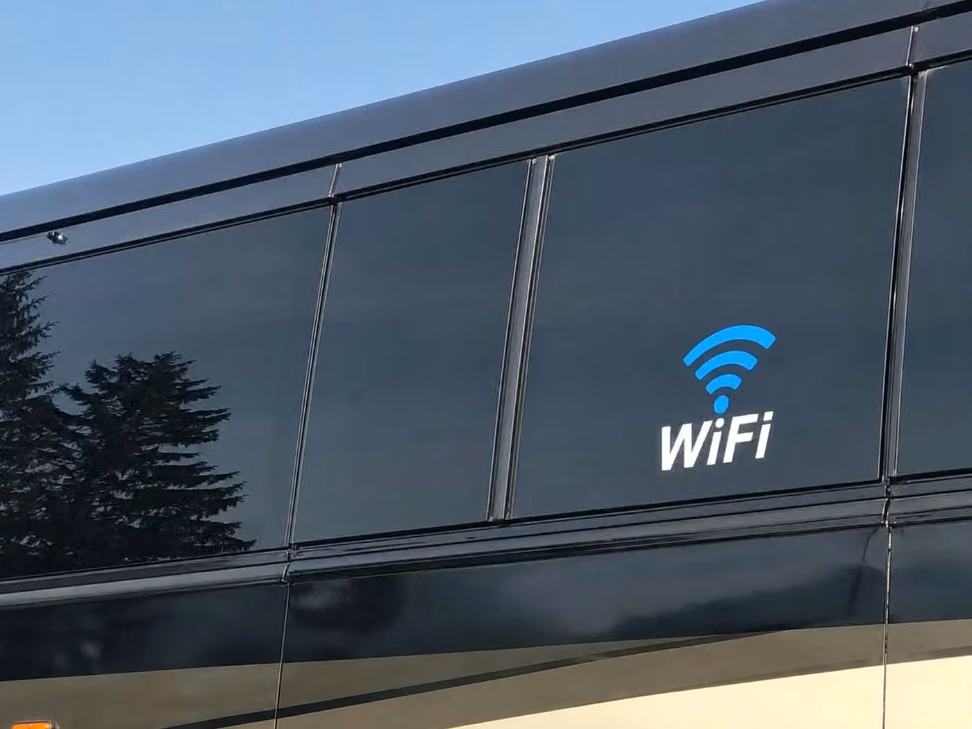 goleta 25 passenger minibus wifi