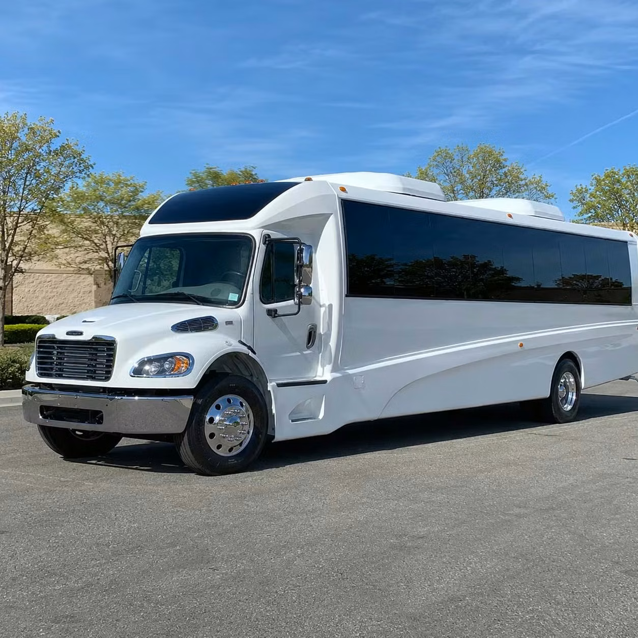 goleta 28 passenger minibus rental