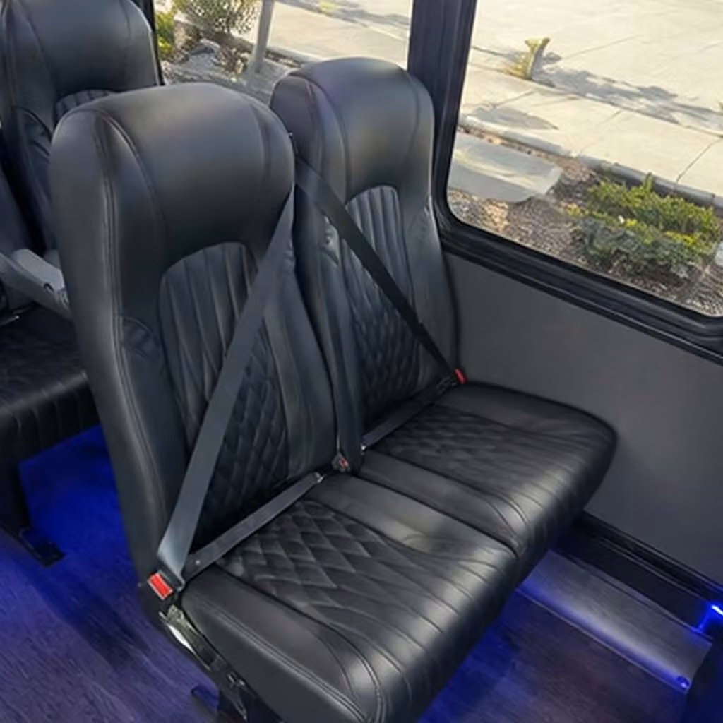 goleta minibus interior 2
