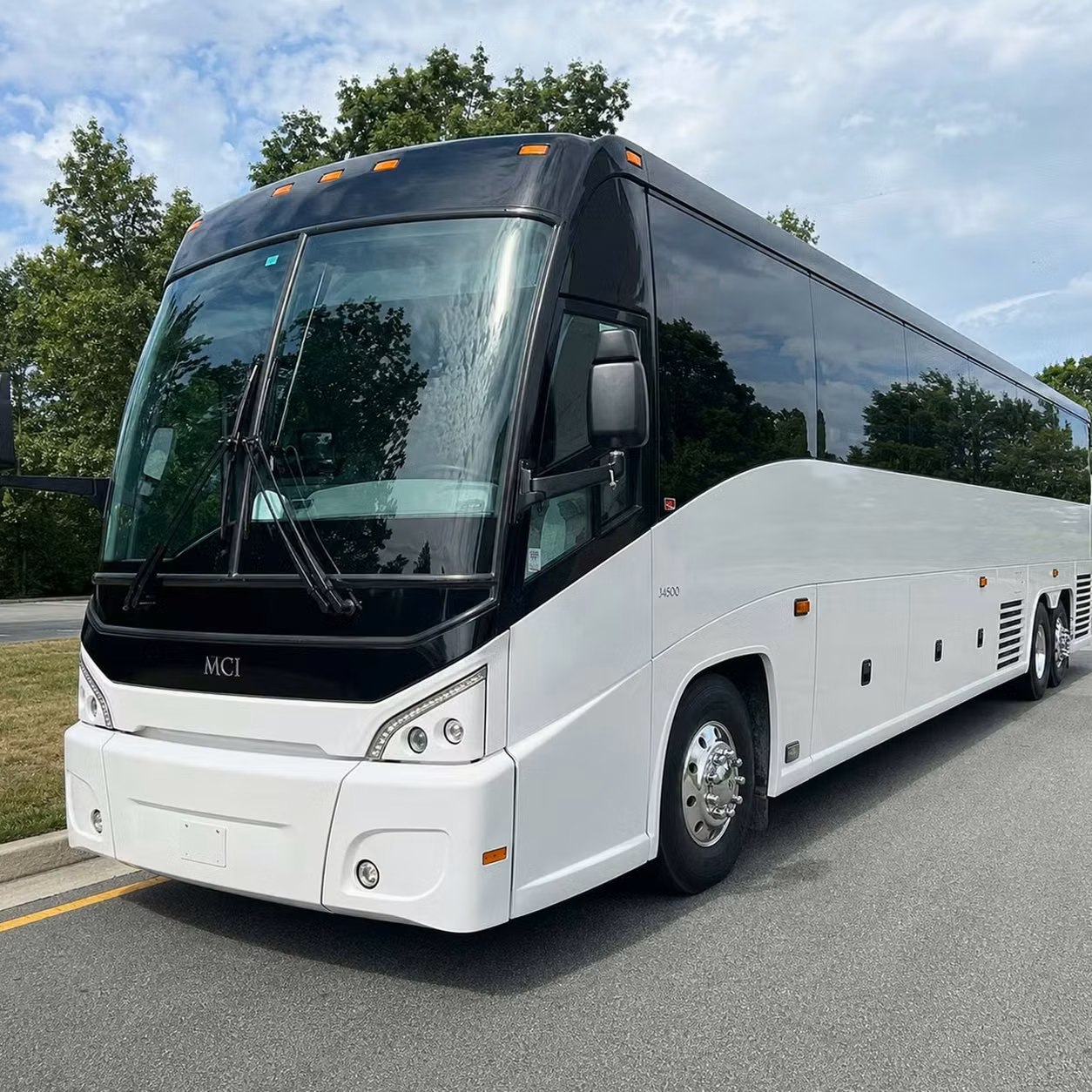 goleta private airport transfers for touring talent and vip headliners