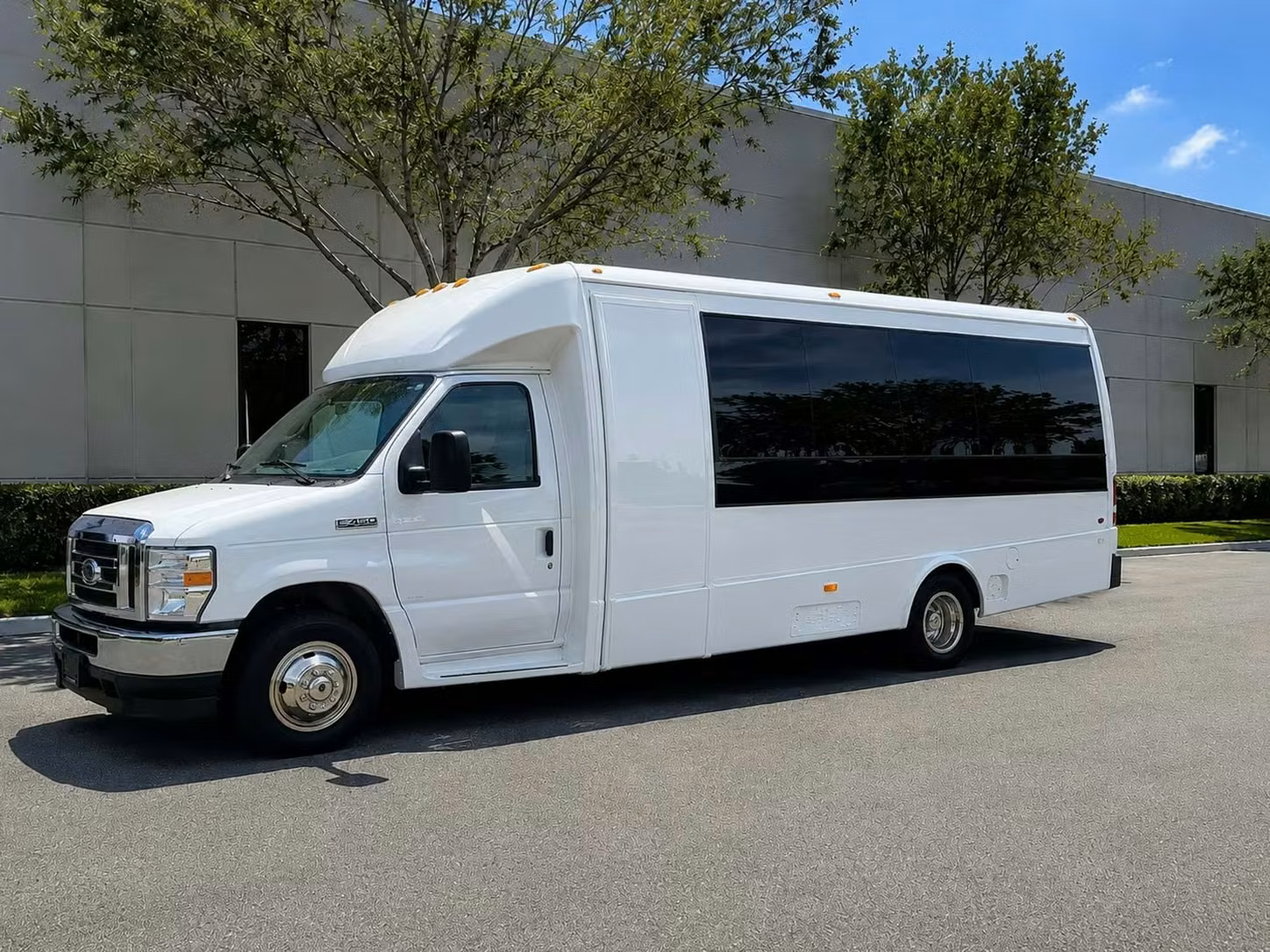 15 passenger minibus